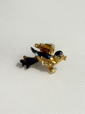 Vintage Bluebird Pin Blue Gem Eye Gold Tone Rhinestone Brooch Pin